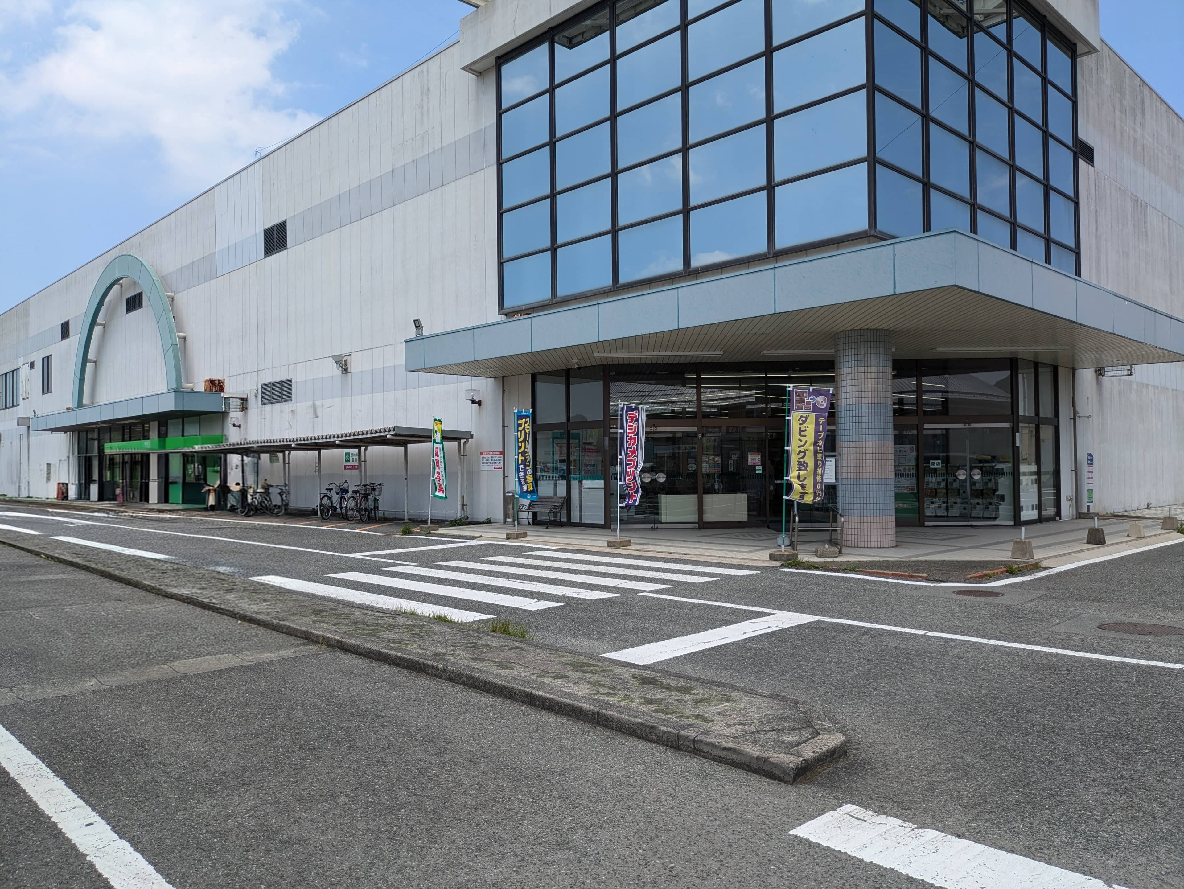 店頭軒下 ポップアップストア(物販、食物販)やプロモーション用途に最適なスーパーの屋外催事イベントスペース