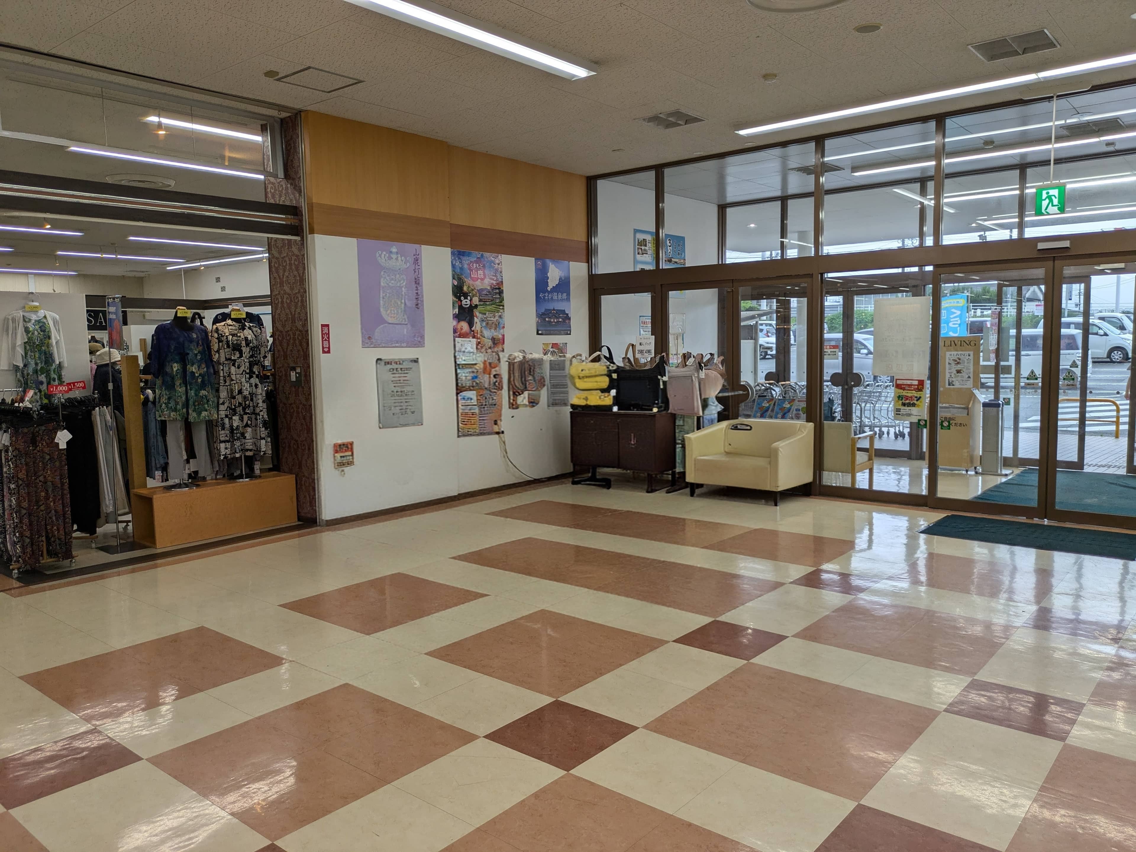 入口付近 ポップアップストア(物販)やプロモーション用途に最適なスーパーの屋内催事イベントスペース